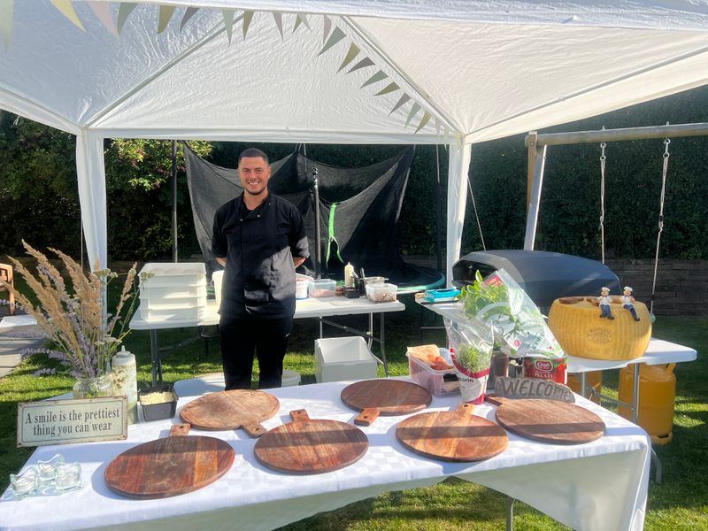 Pizza Crew team forbereder catering til stort arrangement